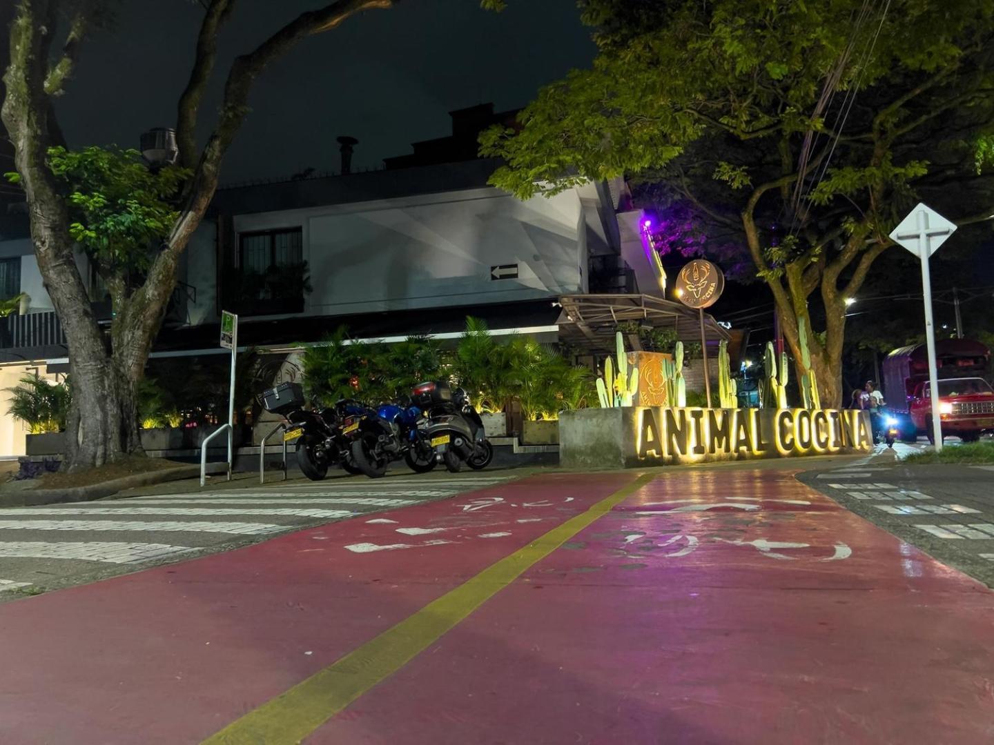 Rosa Negra Comfort Stadio Aparta-Suite Medellin Bagian luar foto